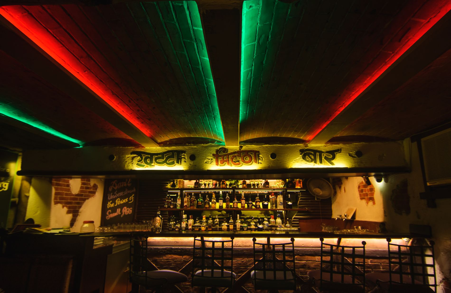 Top Bollywood themed restaurants in Gari...